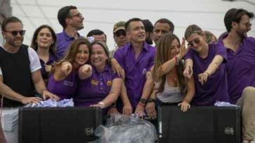 Daniel Nnovera, presidente de Ecuador, Centro, durante una manifestación de campaña en Guayaquil