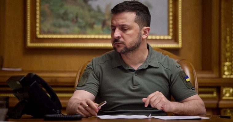 FT: Zelensky fue acusado de error estratégico