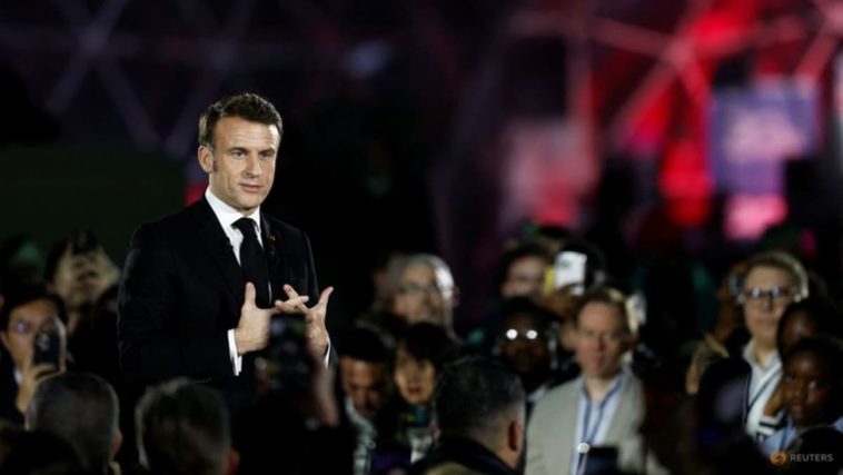 Macron promueve la IA con energía eléctrica de Francia