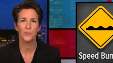 Rachel Maddow devasta a Trump y lo llama presidente decorativo