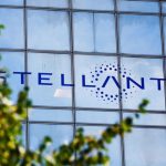 Stellantis lanza la primera tecnología de conducción automatizada