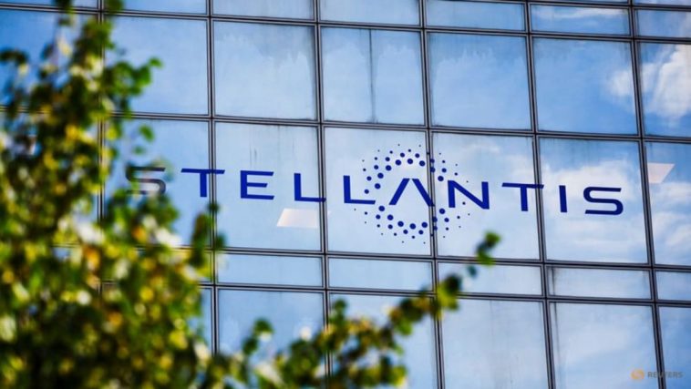 Stellantis lanza la primera tecnología de conducción automatizada