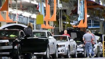 Trump anuncia planes para destruir la industria automotriz con aranceles el 2 de abril