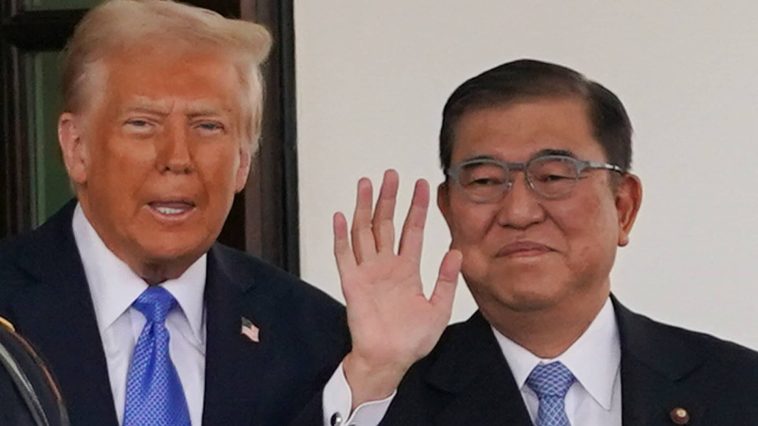 Trump y el primer ministro japonés celebran la conferencia de prensa