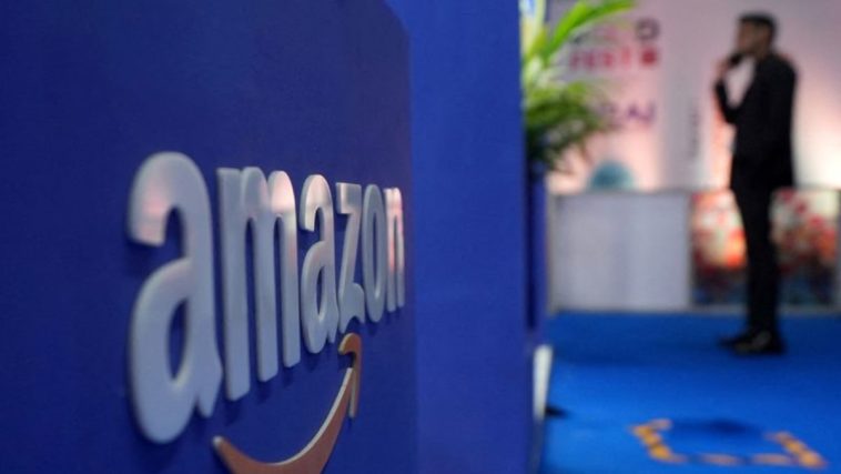 India bajo presión aranceles para dar acceso al mercado completo de Amazon y Walmart, informa FT