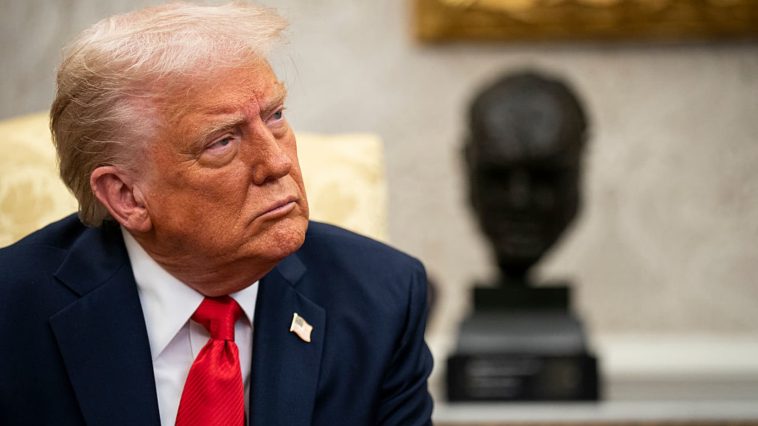 Trump Eyes deportando a los ciudadanos estadounidenses a las prisiones extranjeras