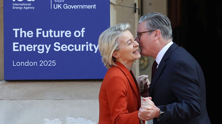 Von der Leyen, Starmer cerca del acuerdo de defensa en Londres - Euractiv